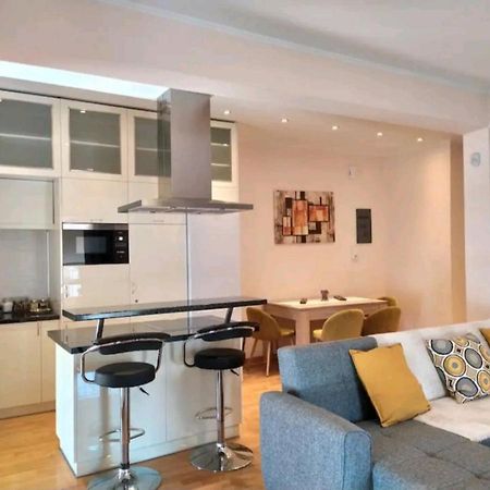 Stylish -Modern Apartment Heart Of Marousi Athènes Extérieur photo